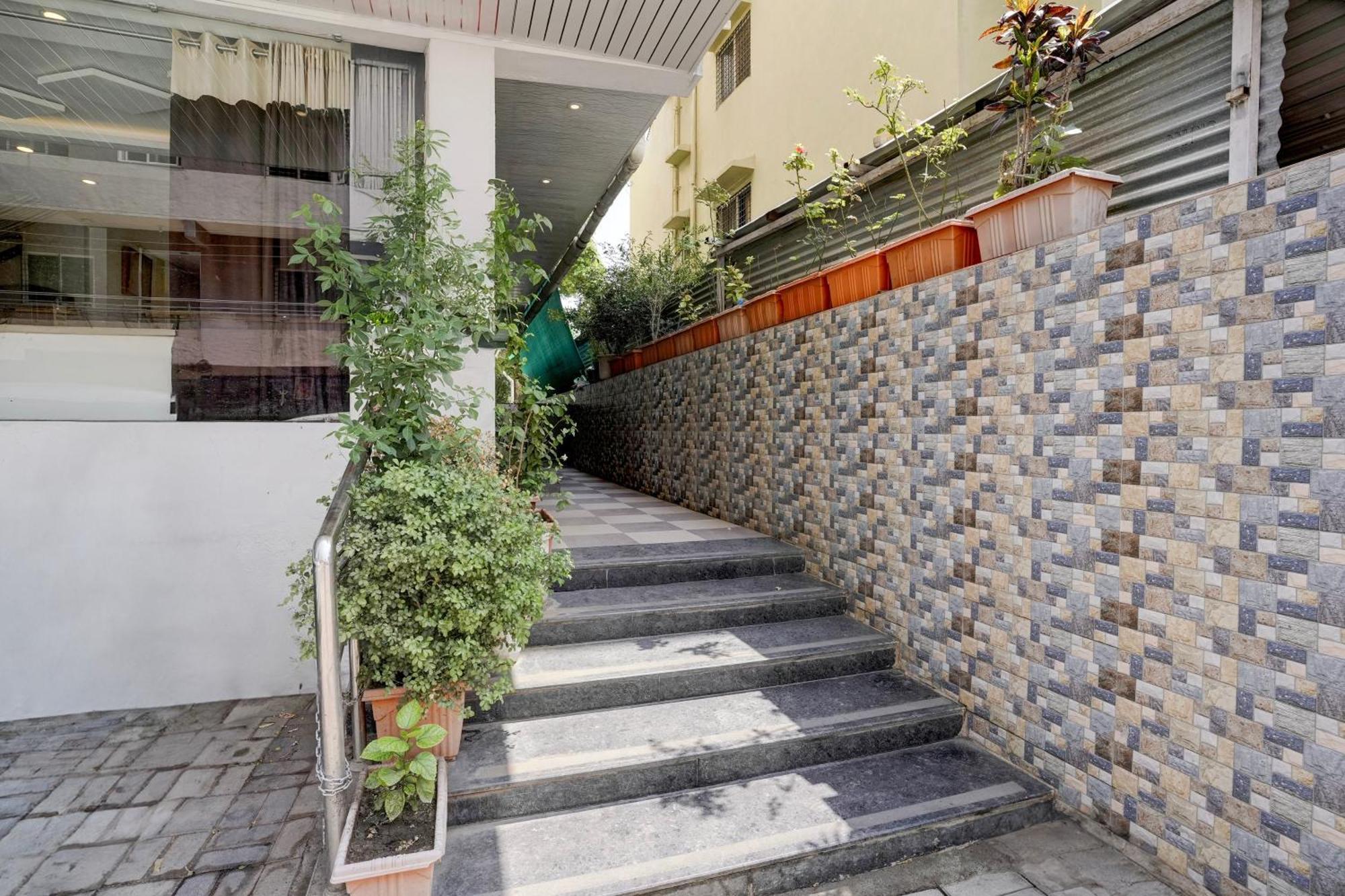 Super Hotel O Chhatrapati Nagar Širdi Exteriér fotografie