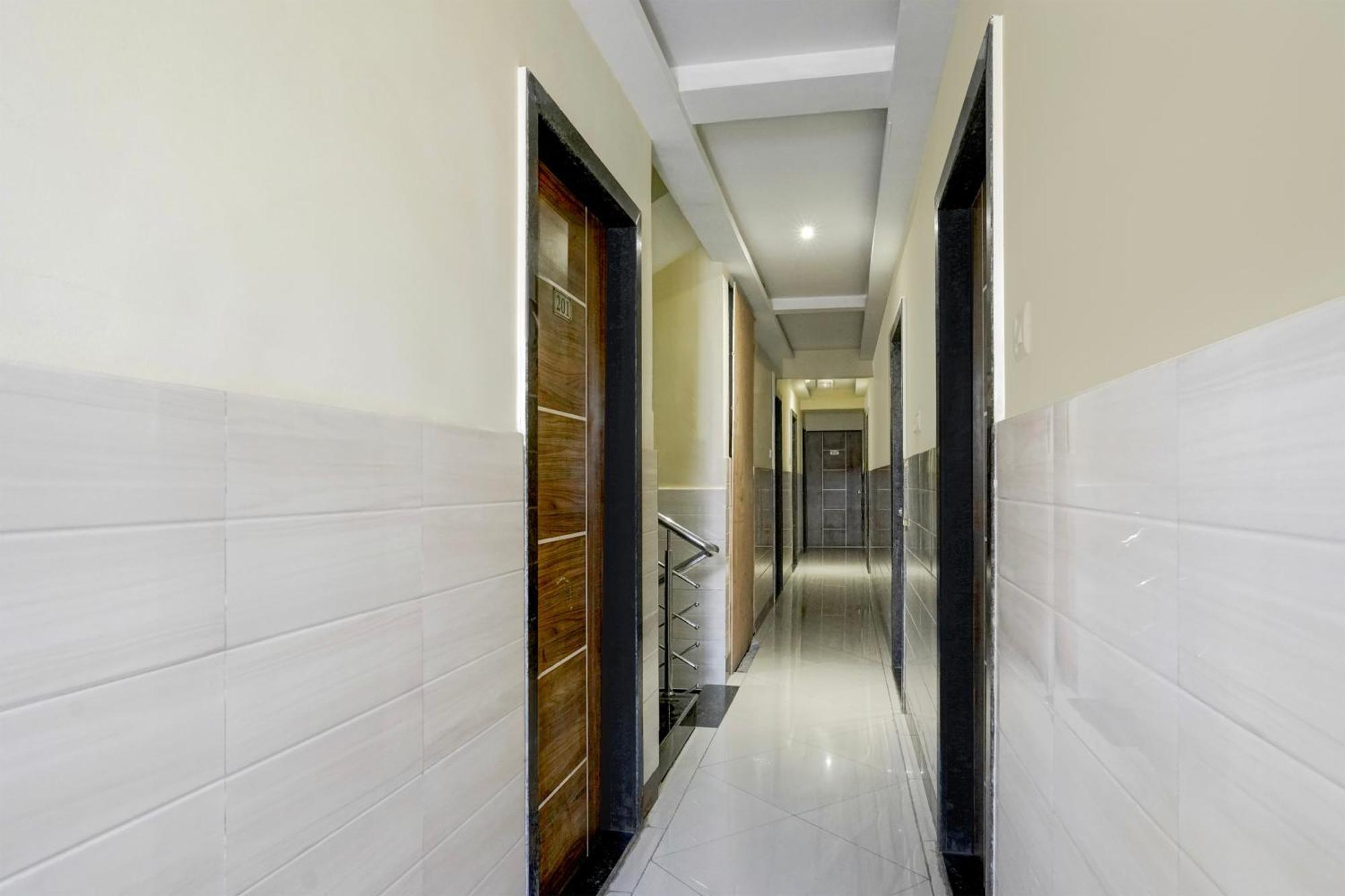 Super Hotel O Chhatrapati Nagar Širdi Exteriér fotografie